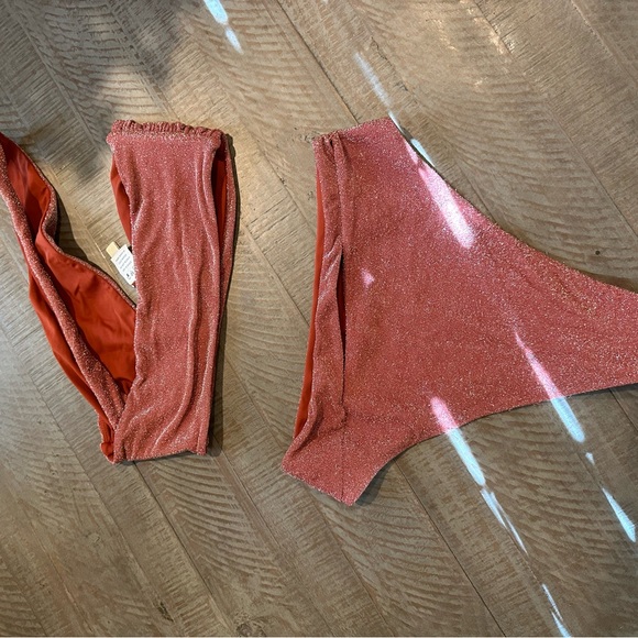 Love wave Dunja top and high waist bottom bikini set - Picture 3 of 4